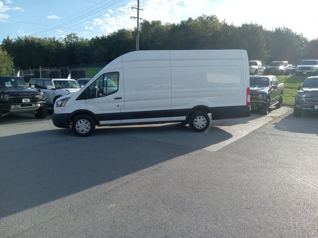 Used 2023 Ford E-Transit 148 High Roof Extended RWD image 4