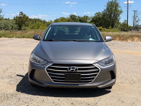 Used 2018 Hyundai Elantra SEL FWD image 2