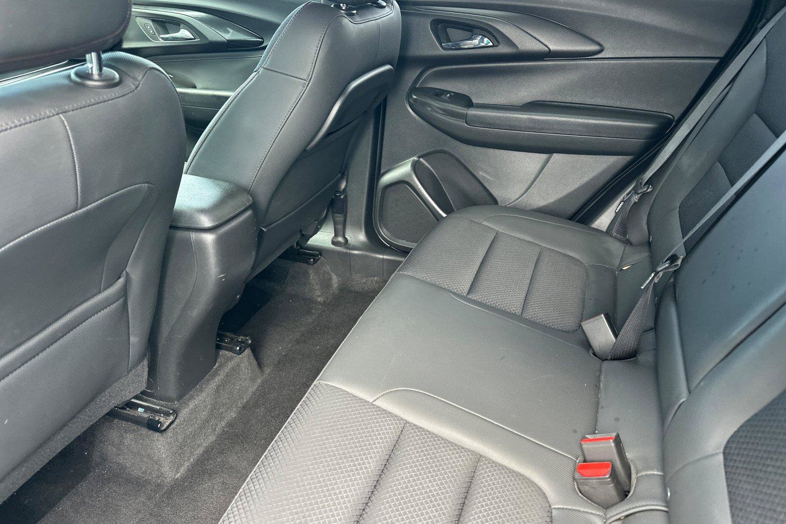 Used 2022 Chevrolet TrailBlazer RS FWD image 11