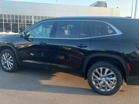 Used 2025 Buick Enclave Preferred w/ Super Cruise Package image 8