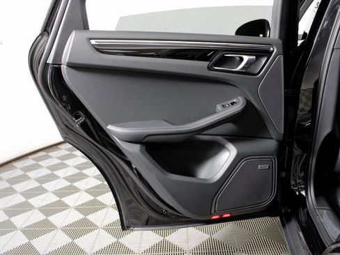 New 2026 Porsche Macan image 33