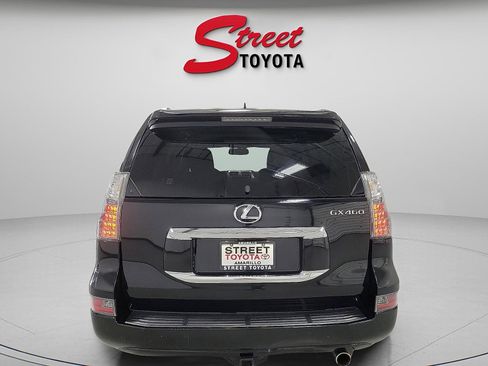 Used 2017 Lexus GX 460 image 3