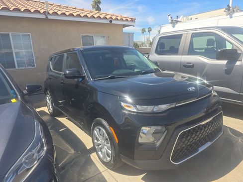 Used 2020 Kia Soul LX FWD image 5