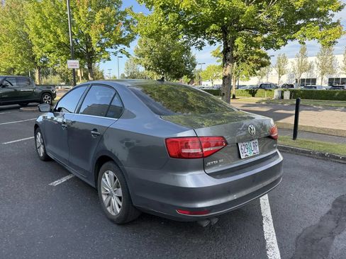 Used 2015 Volkswagen Jetta TDI SE FWD image 9