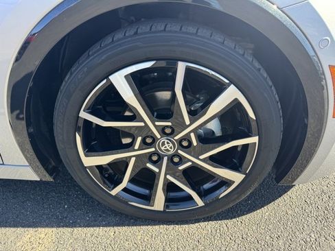 Used 2024 Toyota Prius Prime Premium image 9