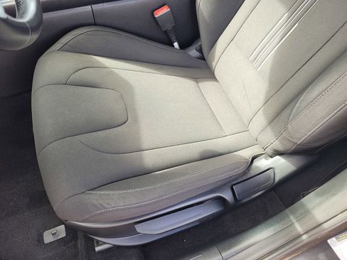 Used 2023 Hyundai Elantra SEL w/ Convenience Package image 10