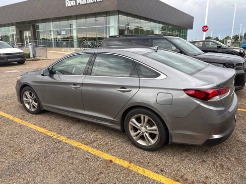 Used 2018 Hyundai Sonata Limited FWD image 2