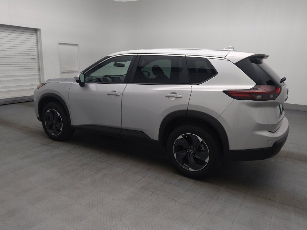 Used 2025 Nissan Rogue SV AWD/4WD image 3