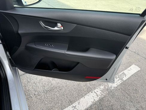 Used 2020 Kia Forte LXS FWD image 19
