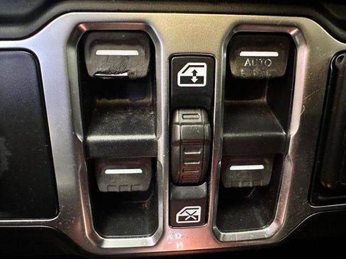 Used 2019 Jeep Wrangler Unlimited Sport S image 18