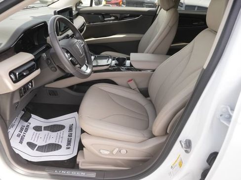 Used 2022 Lincoln Nautilus Reserve image 9