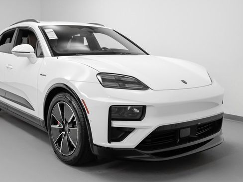New 2025 Porsche Macan Turbo Electric image 9