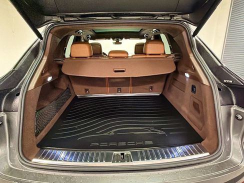 Certified 2023 Porsche Cayenne Turbo AWD/4WD image 28