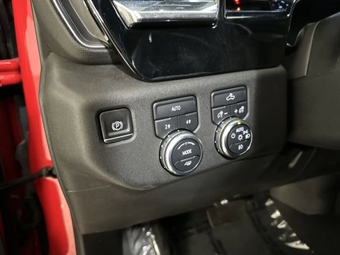 Used 2023 GMC Sierra 1500 Elevation image 35