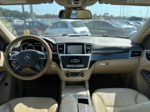 Used 2014 Mercedes-Benz GL 450 4MATIC image 12