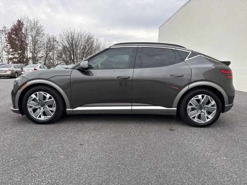 Used 2024 Genesis GV60 RWD image 4