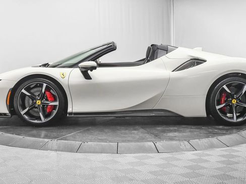 Certified 2023 Ferrari SF90 Spider image 5