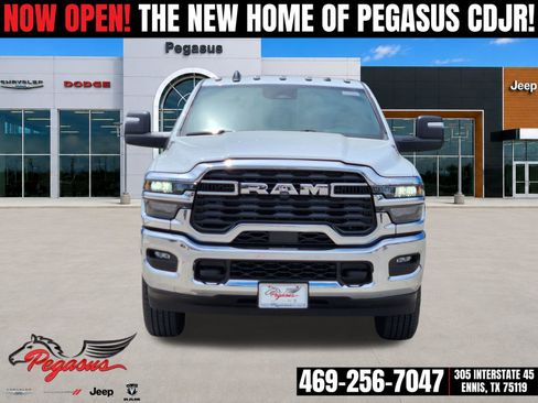 New 2026 RAM 2500 Tradesman w/ Chrome Appearance Group AWD/4WD image 6
