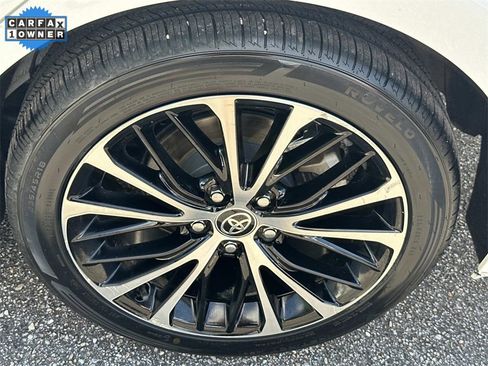 Used 2020 Toyota Camry SE image 9