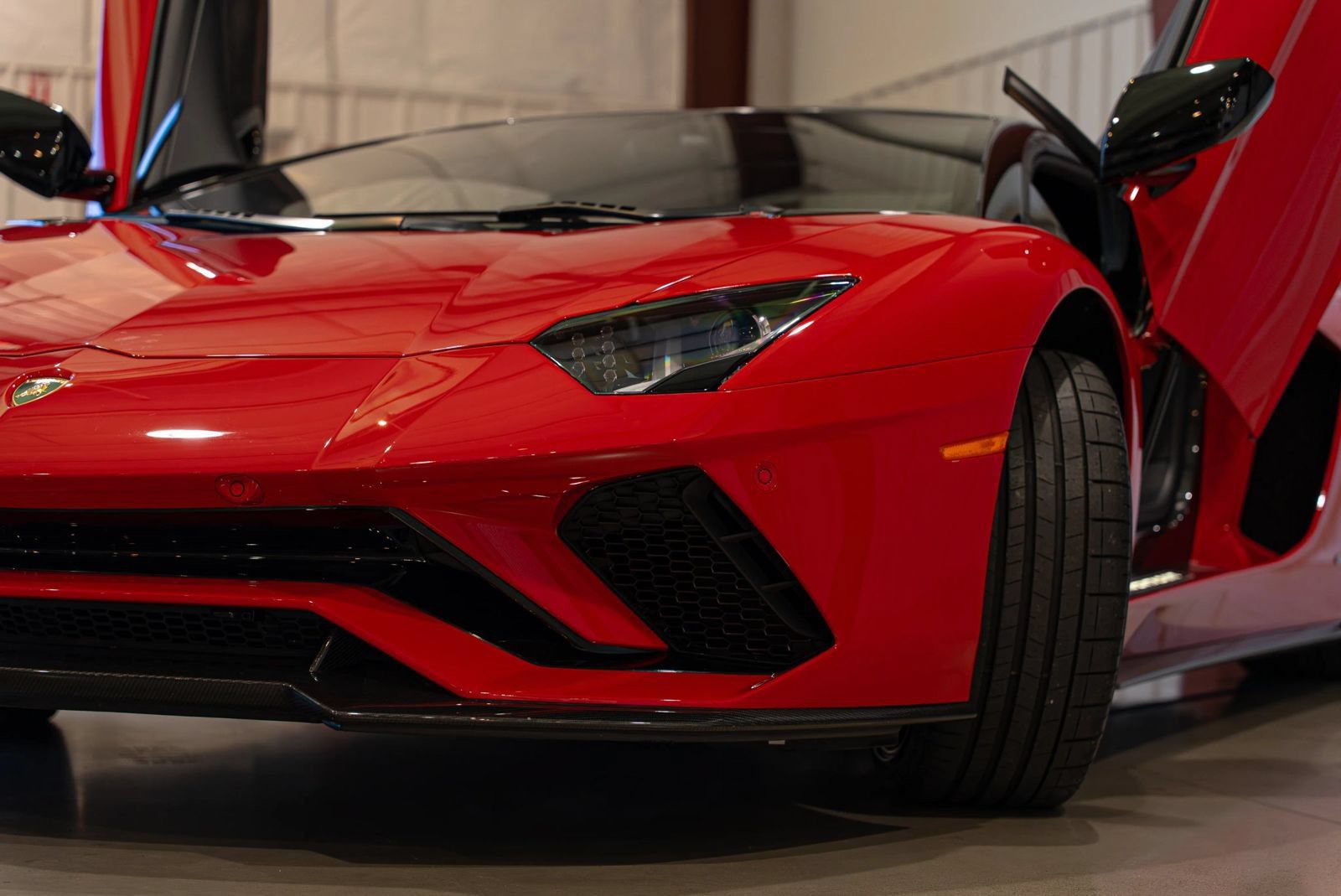 Used 2018 Lamborghini Aventador S AWD/4WD image 8