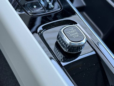 Used 2025 Volvo XC60 B5 Ultra w/ Protection Package Premier image 22