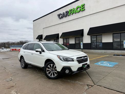 Used 2019 Subaru Outback 2.5i Touring image 1