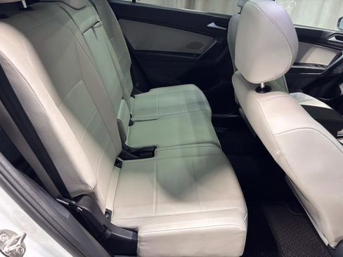 Used 2021 Volkswagen Tiguan SE R-Line image 30