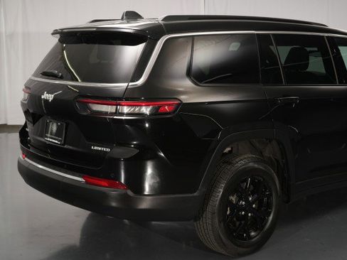 Used 2025 Jeep Grand Cherokee L Limited w/ Luxury Tech Group II image 19