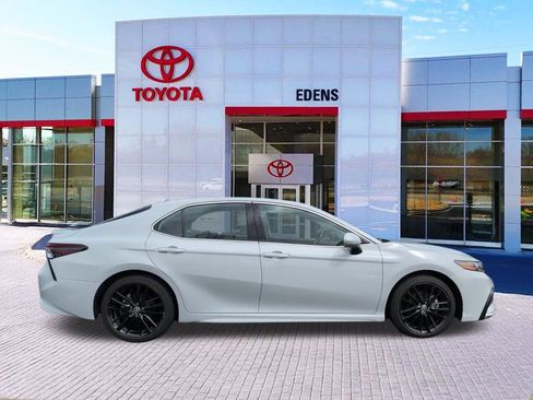 Used 2024 Toyota Camry XSE FWD image 2