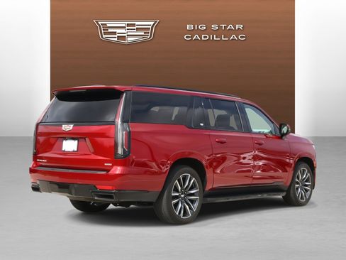 Used 2022 Cadillac Escalade ESV Sport w/ Touring Package image 5