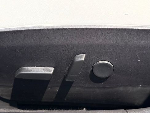 Used 2018 Tesla Model 3 AWD/4WD image 11
