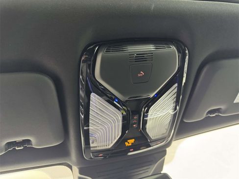 Used 2025 BMW X5 xDrive50e w/ Premium Package image 25