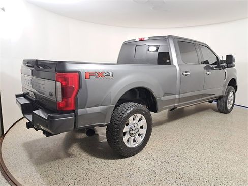 Used 2019 Ford F250 Platinum image 5