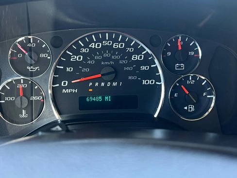 Used 2014 Chevrolet Express 2500 w/ Cold Climate Package image 12