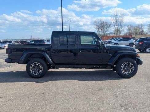 New 2026 Jeep Gladiator Sport AWD/4WD image 2