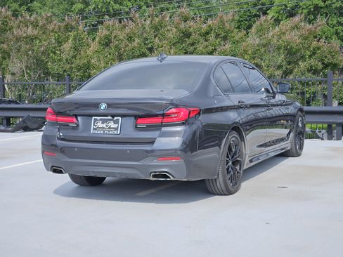 Used 2021 BMW 530i w/ M Sport Package image 9