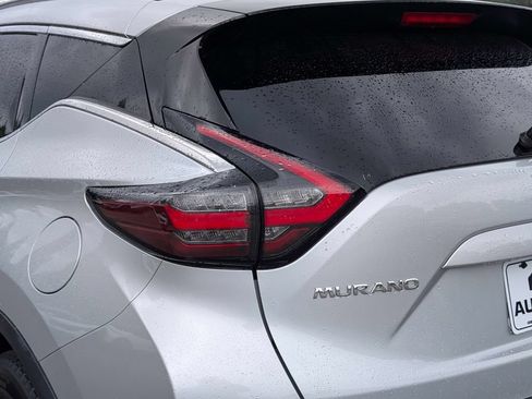 Used 2023 Nissan Murano SV FWD image 10