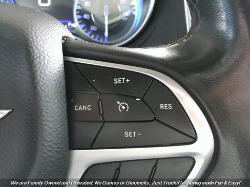 Used 2019 Chrysler 300 Limited image 44