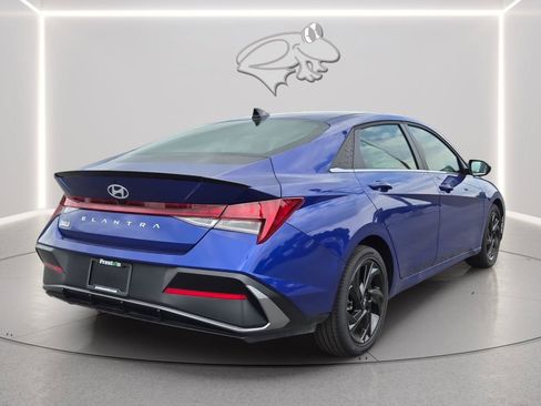 Used 2026 Hyundai Elantra SEL Sport Premium FWD image 5