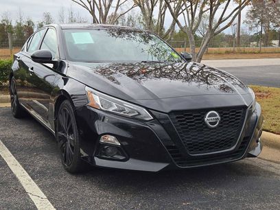 Used 2022 Nissan Altima 2.5 SR w/ Midnight Edition Package