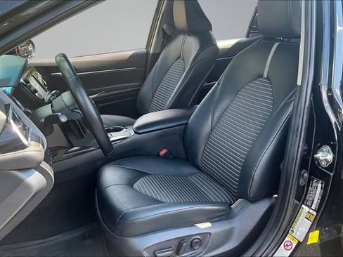 Used 2018 Toyota Camry SE w/ Moonroof Package FWD image 20