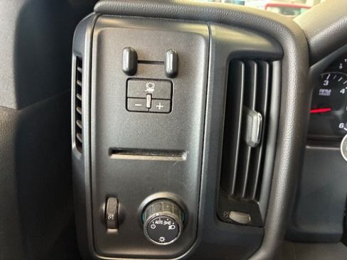 Used 2018 Chevrolet Silverado 1500 Custom w/ Custom Value Package RWD image 23