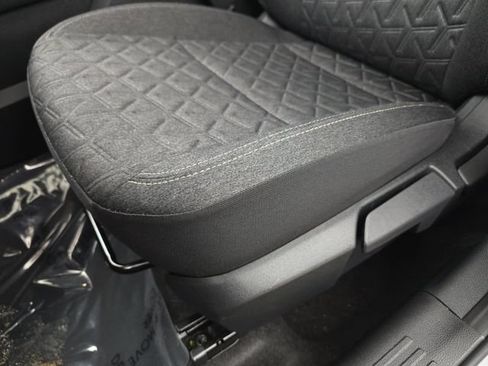 Used 2026 Nissan Kicks SV FWD image 28
