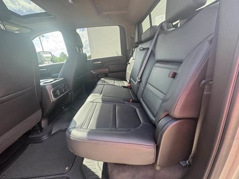 Used 2021 GMC Sierra 2500 Denali w/ Denali Ultimate Package AWD/4WD image 8