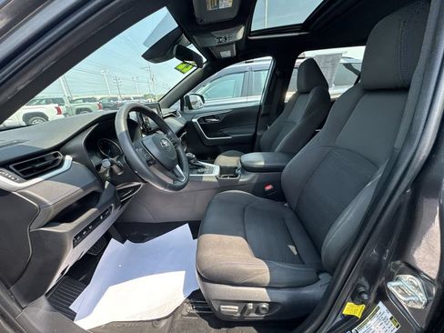 Used 2022 Toyota RAV4 SE w/ Convenience Package AWD/4WD image 17