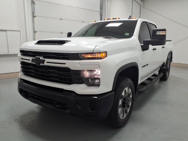 Used 2026 Chevrolet Silverado 2500 Custom w/ Custom Value Package AWD/4WD image 7