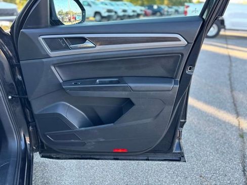 Used 2019 Volkswagen Atlas SE w/ Towing Package image 17