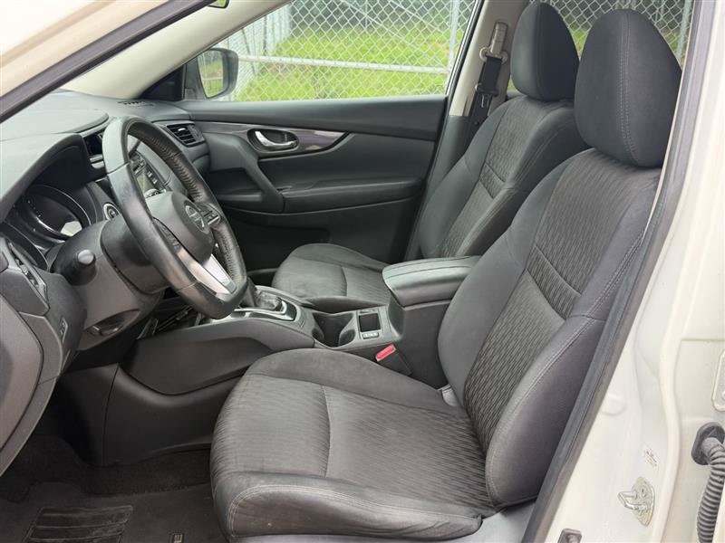 Used 2017 Nissan Rogue SV FWD image 6