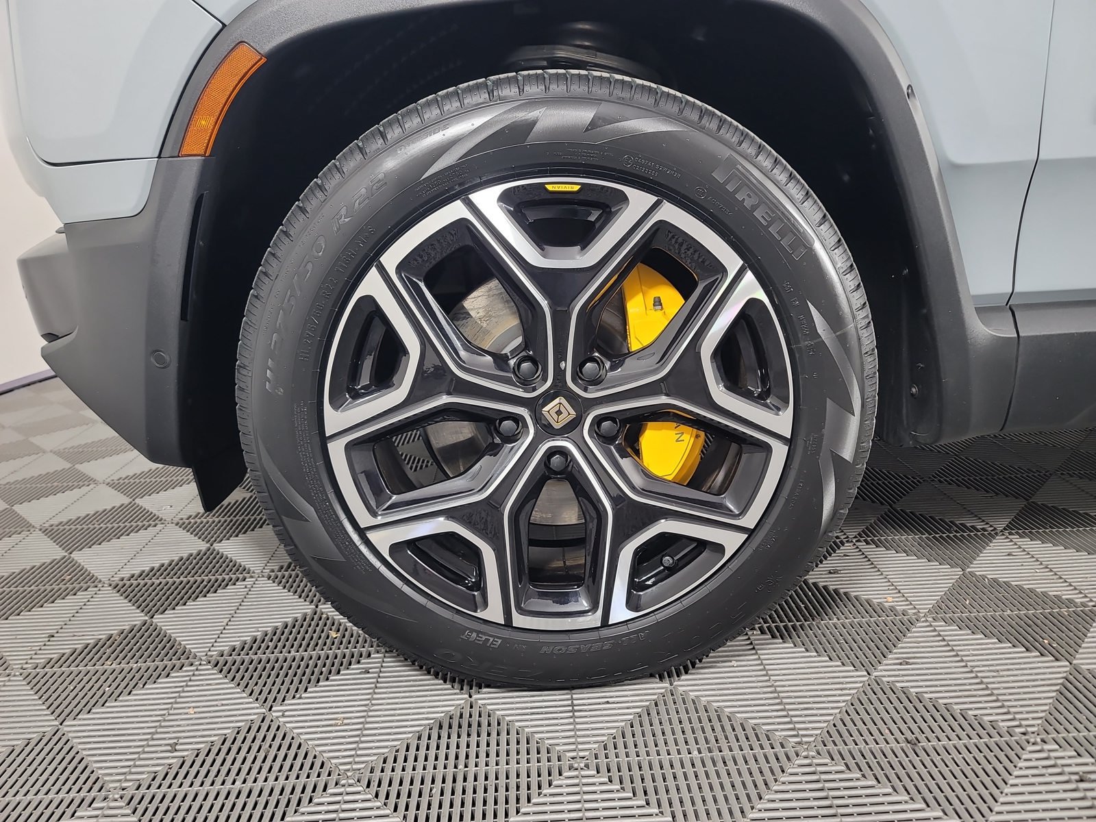 Used 2024 Rivian R1S Adventure Quad AWD/4WD image 9