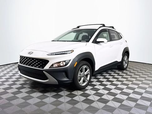 Certified 2022 Hyundai Kona SEL FWD image 2